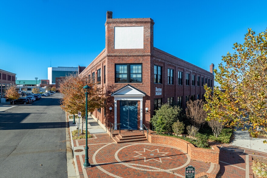 2000 W Marshall St, Richmond, VA à louer - Photo du bâtiment - Image 2 de 11