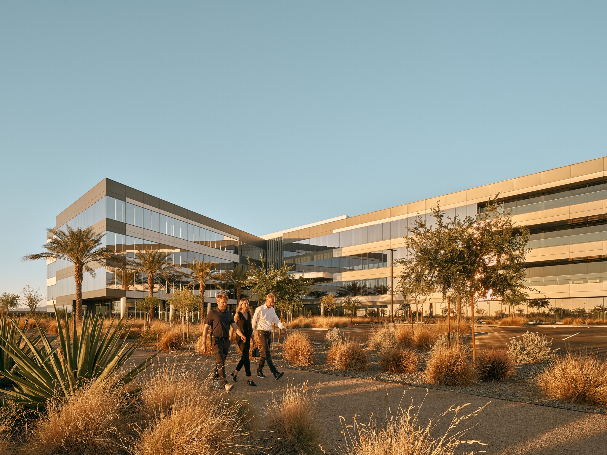 2046 Riverview Auto Dr, Mesa, AZ à louer Photo du bâtiment- Image 1 de 21