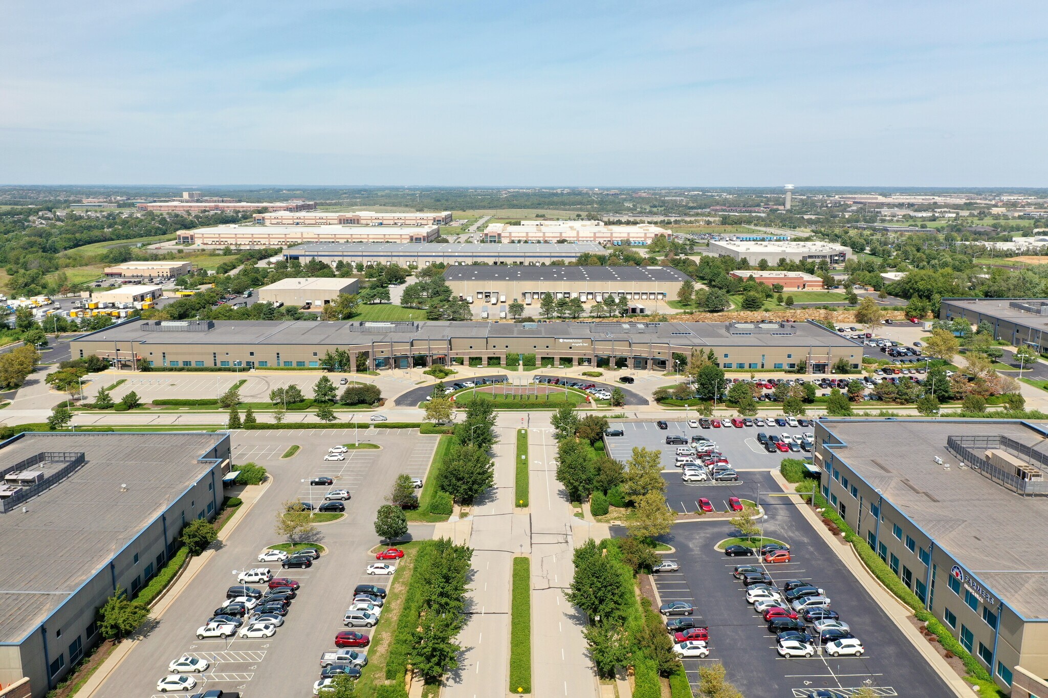 17100-17150 W 118th Ter, Olathe, KS à louer Photo du bâtiment- Image 1 de 13