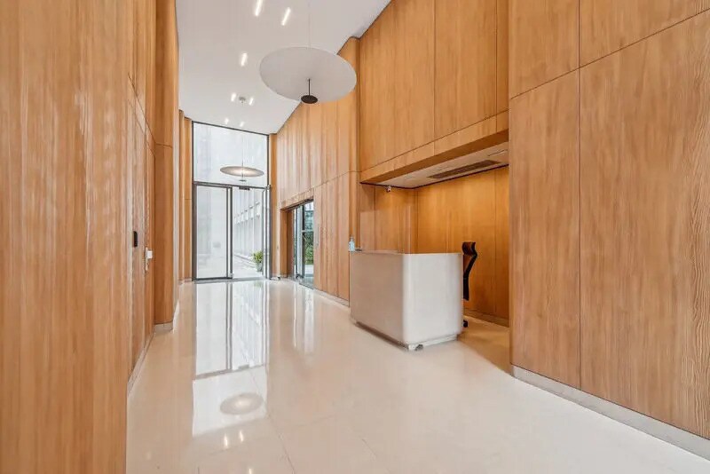 28 Rue Bayard, Paris à vendre - Photo du bâtiment - Image 3 de 16