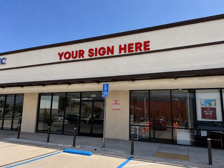 3061-3075 Foothill Blvd, La Crescenta, CA for lease - Building Photo - Image 1 of 8