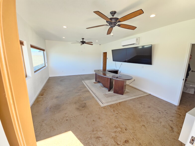 2601 Laughlin View Dr, Bullhead City, AZ à louer - Photo du bâtiment - Image 3 de 8