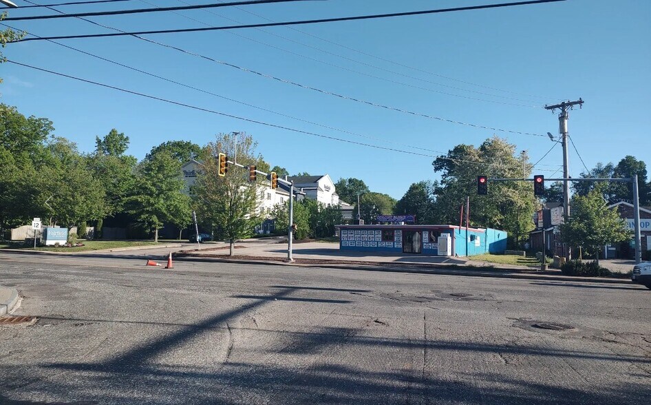 718 Southbridge St, Auburn, MA à vendre - Photo du bâtiment - Image 3 de 9