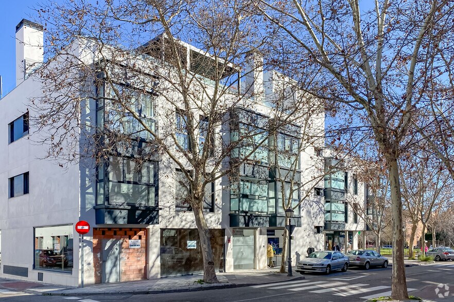Immeuble residentiel dans Madrid, Madrid à vendre - Photo du bâtiment - Image 1 de 1