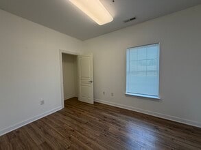 5722 Hickory Plaza Dr, Nashville, TN for lease Interior Photo- Image 2 of 18