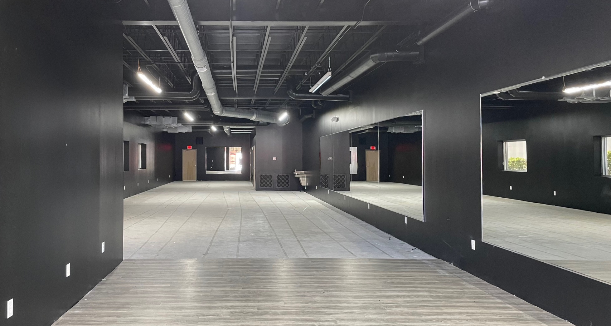 5825 66th St N, Saint Petersburg, FL for lease Interior Photo- Image 1 of 8