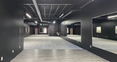 5825 66th St N, Saint Petersburg, FL for lease Interior Photo- Image 1 of 8