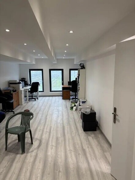 Office in Saint-Priest for sale - Interior Photo - Image 3 of 8
