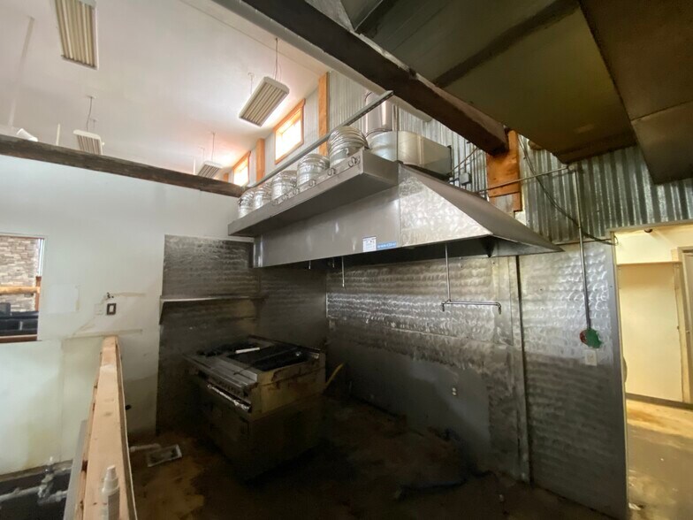 130 N Main St, Mantua, UT à vendre - Photo intérieure - Image 3 de 41