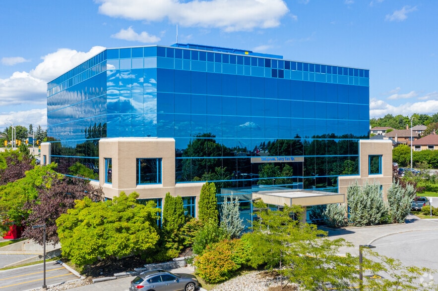 580 Terry Fox Dr, Ottawa, ON à louer - Photo principale - Image 1 de 2