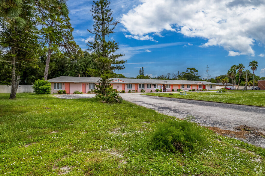 4014 Tamiami Trl, Sarasota, FL for sale - Building Photo - Image 3 of 6