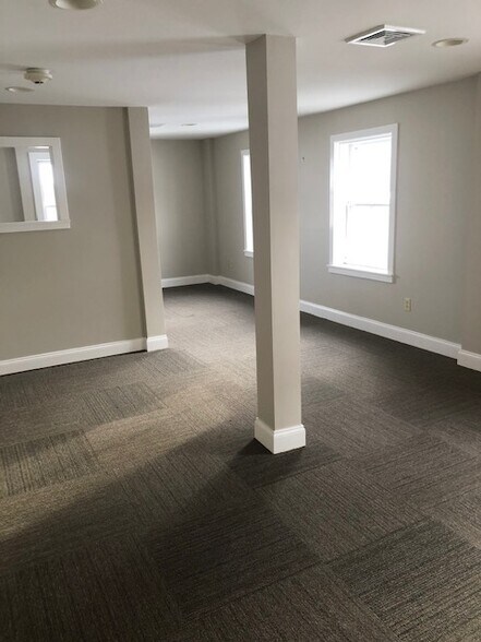 229 Main St, Vergennes, VT à louer - Photo du bâtiment - Image 3 de 4