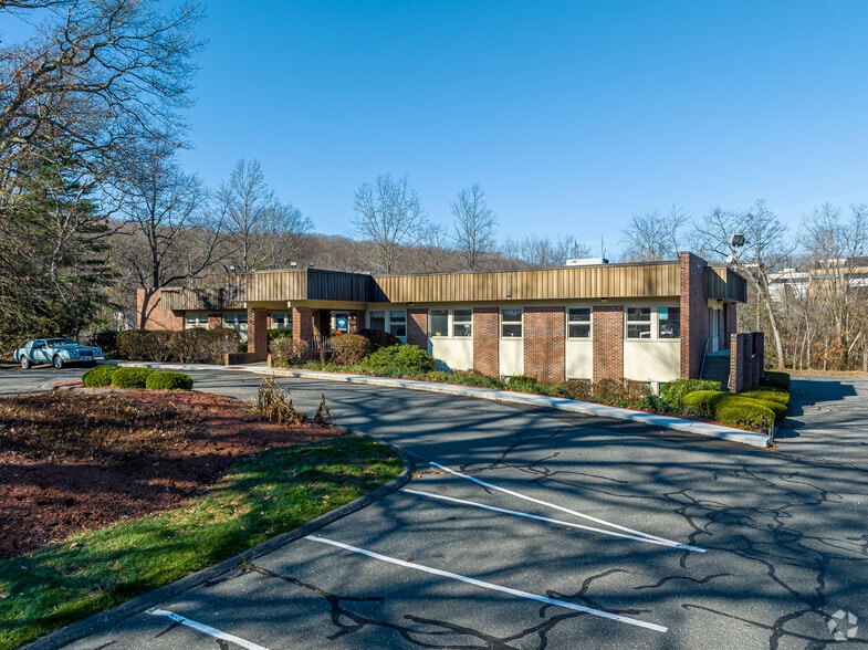 714 Chase Pky, Waterbury, CT for lease - Primary Photo - Image 1 of 15