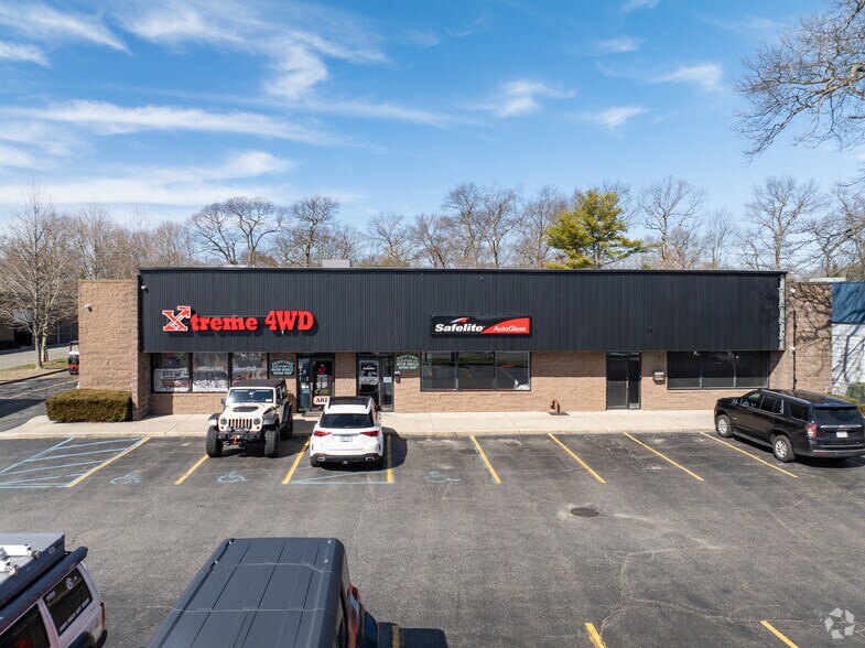 797-801 Middle Country Rd, Saint James, NY for sale - Building Photo - Image 2 of 5