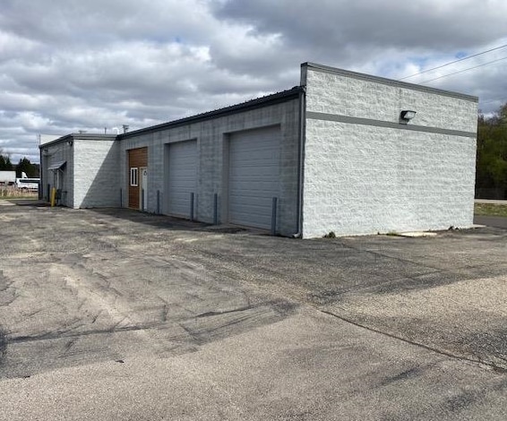 225 Jefferson St, Cambridge, WI for sale - Building Photo - Image 3 of 5