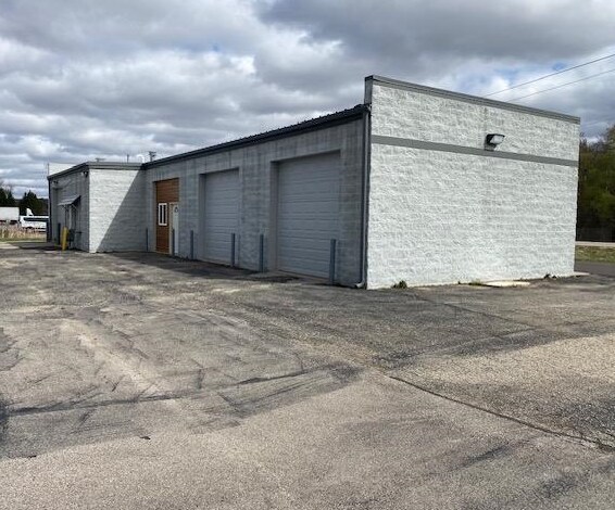 225 Jefferson St, Cambridge, WI à vendre - Photo du bâtiment - Image 3 de 5