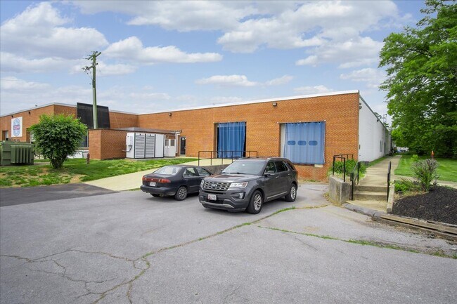 Plus de détails pour 1341 Hughes Ford Rd, Frederick, MD - Local d'activités à louer