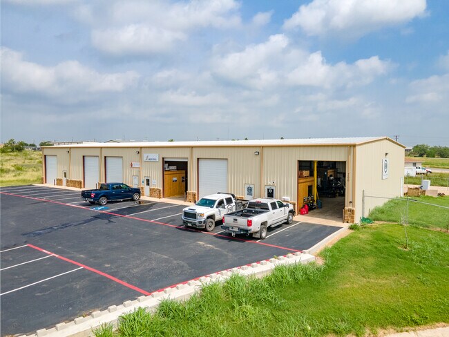 More details for 200 Eurostar Dr, Pleasanton, TX - Flex for Lease