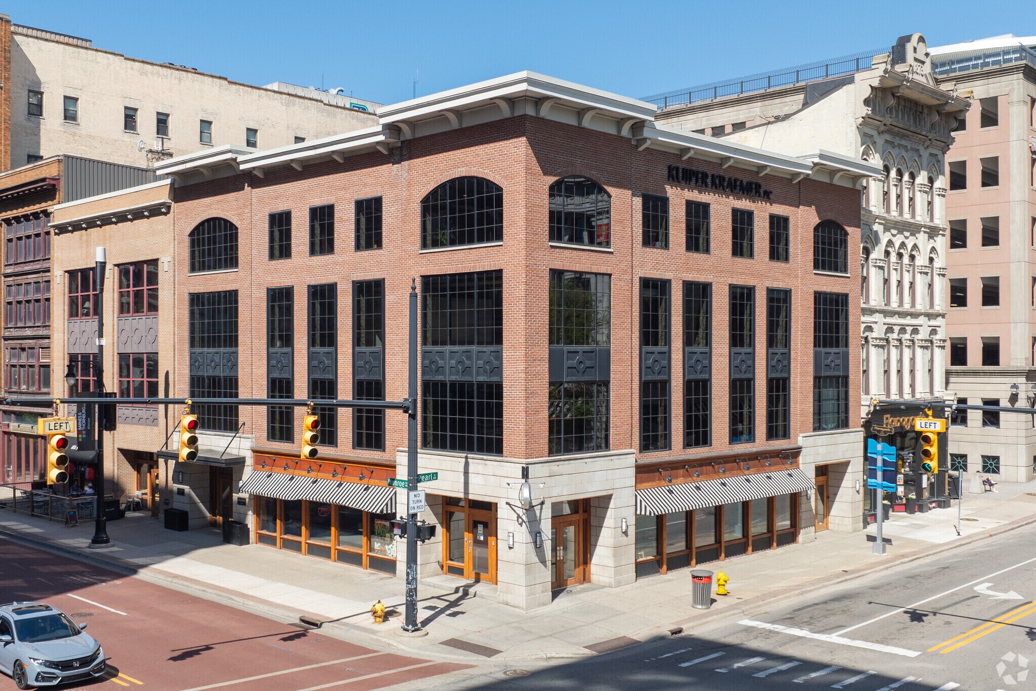 180 Monroe Ave NW, Grand Rapids, MI à louer Photo principale- Image 1 de 5