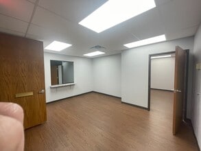 5700 N Portland Ave, Oklahoma City, OK for lease Interior Photo- Image 2 of 17