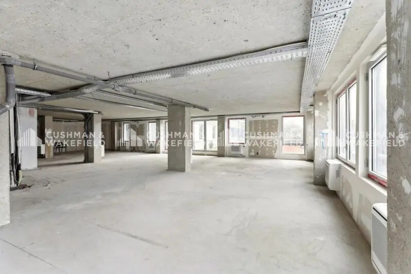 Bureau dans Suresnes à louer - Photo du bâtiment - Image 3 de 15