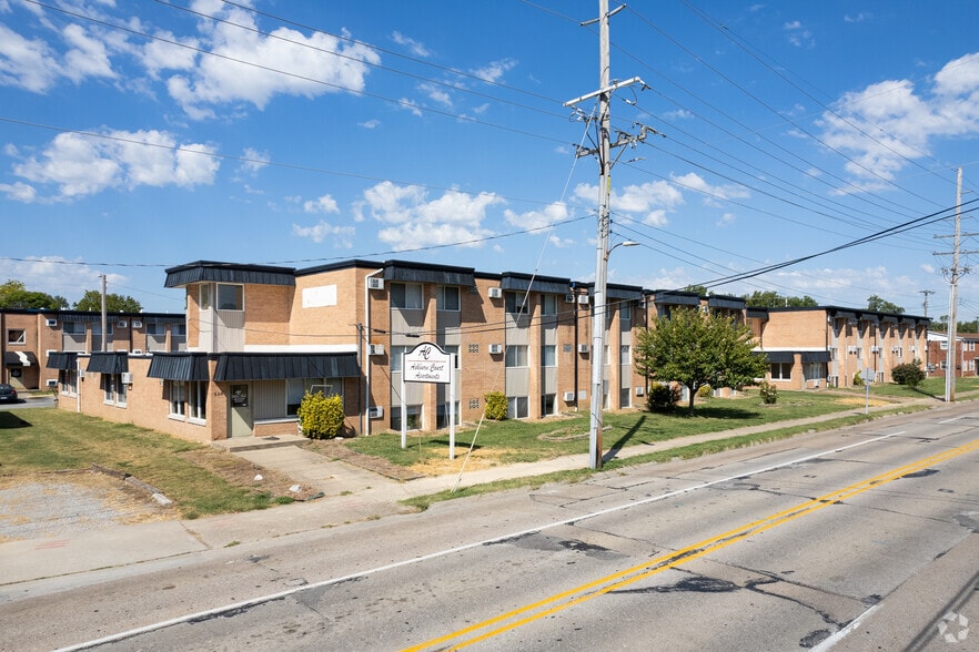 511 S Graham Ave, Carbondale, IL à vendre - Photo du bâtiment - Image 3 de 23