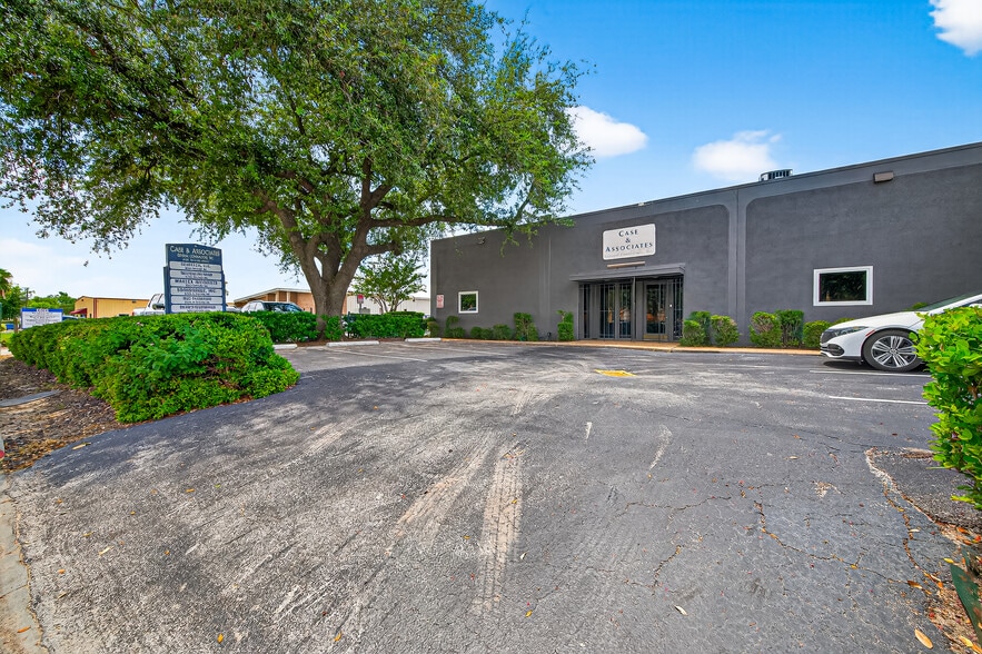 6315 Skyline Dr, Houston, TX for lease - Building Photo - Image 2 of 14