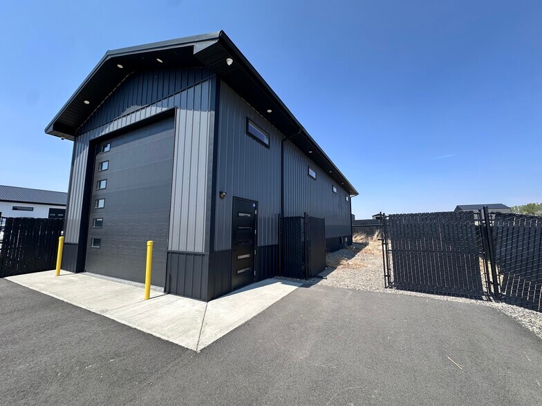 6903 Backcountry Ave, Billings, MT à louer - Photo du bâtiment - Image 3 de 33