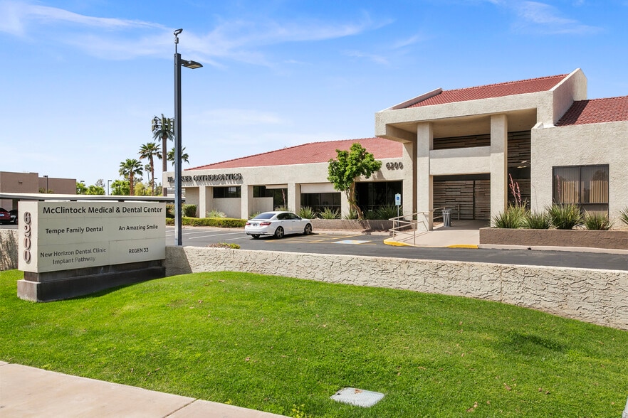 6200 S McClintock Dr, Tempe, AZ à louer - Photo du bâtiment - Image 3 de 5