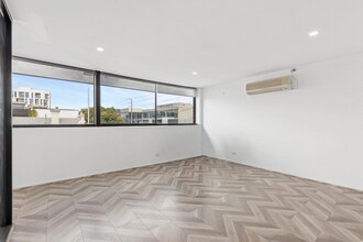 496 Bridge Rd, Richmond for lease Interior Photo- Image 1 of 2