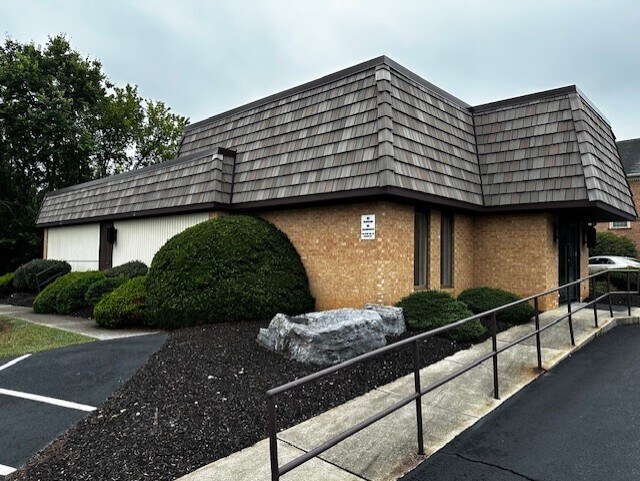 1135 W Governor Rd, Hummelstown, PA à louer - Photo du bâtiment - Image 2 de 5
