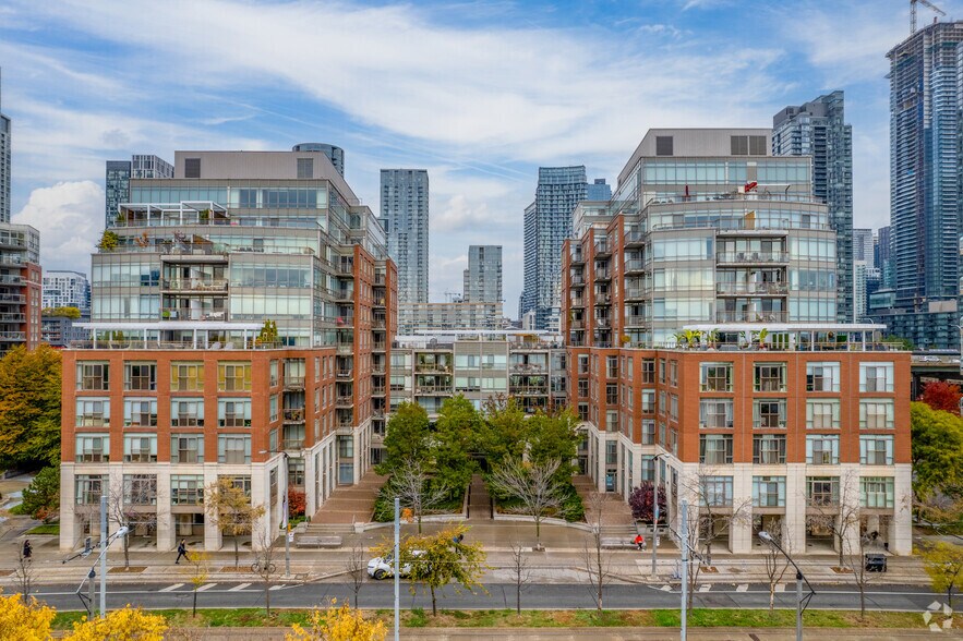 500 Queens Quay Blvd W, Toronto, ON à louer - Photo du bâtiment - Image 2 de 4