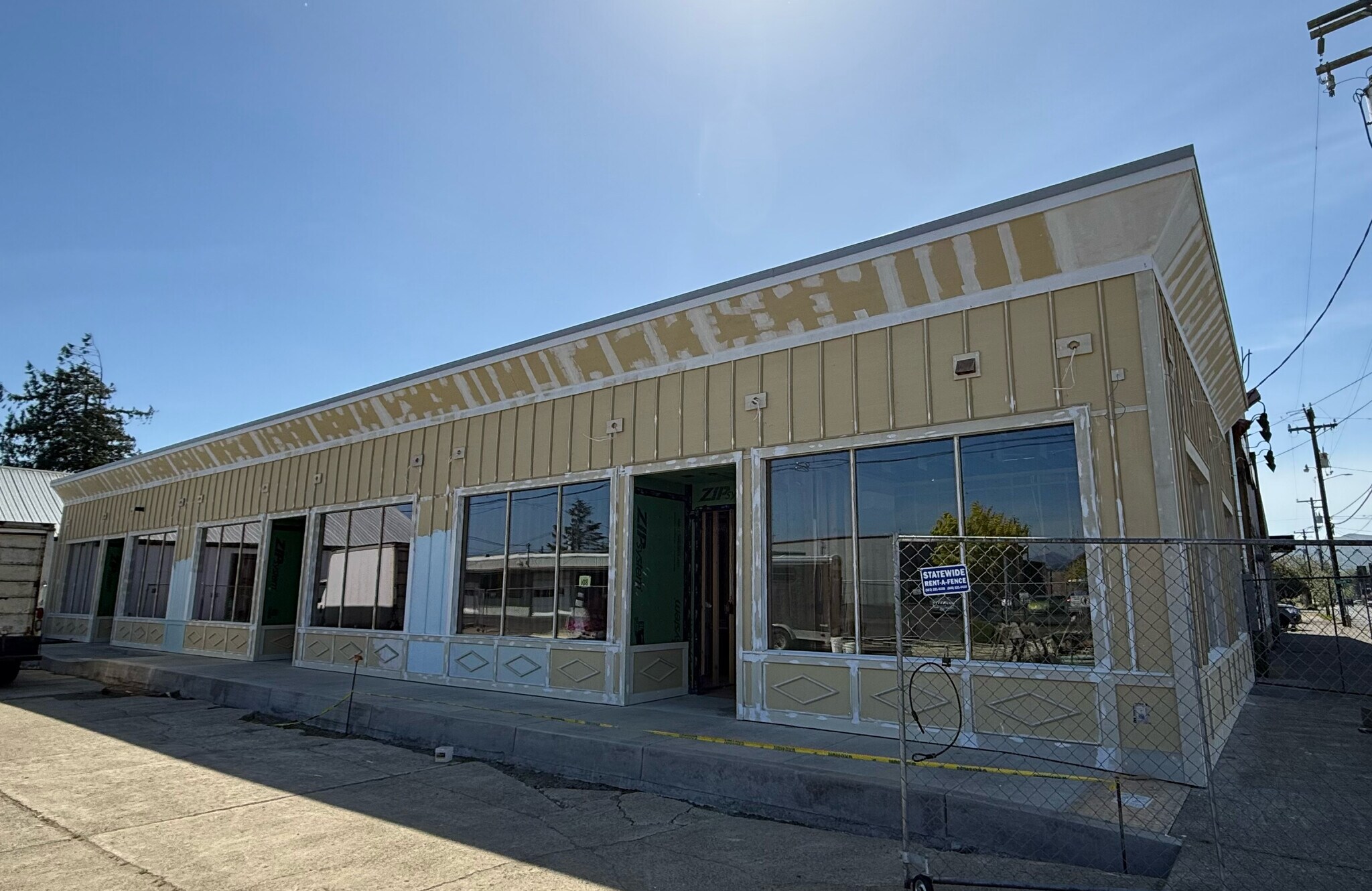 108 Stillwell Ave, Tillamook, OR for lease Primary Photo- Image 1 of 2