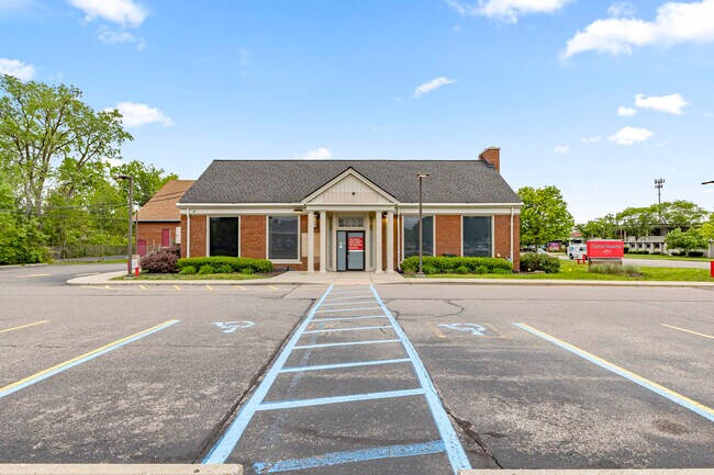 Plus de détails pour 23700 Goddard Rd, Taylor, MI - Commerce de détail à louer