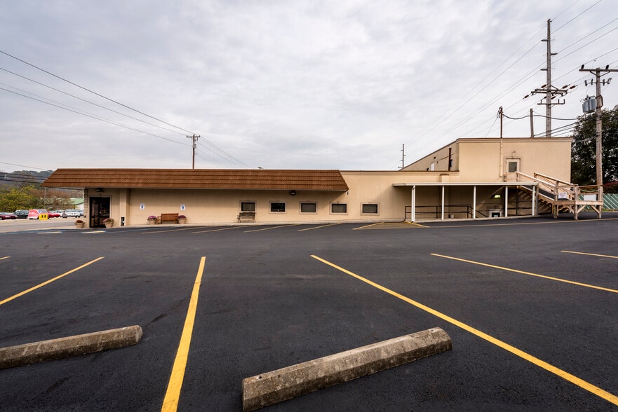 517 3rd Ave, Chesapeake, OH for sale - Building Photo - Image 2 of 9