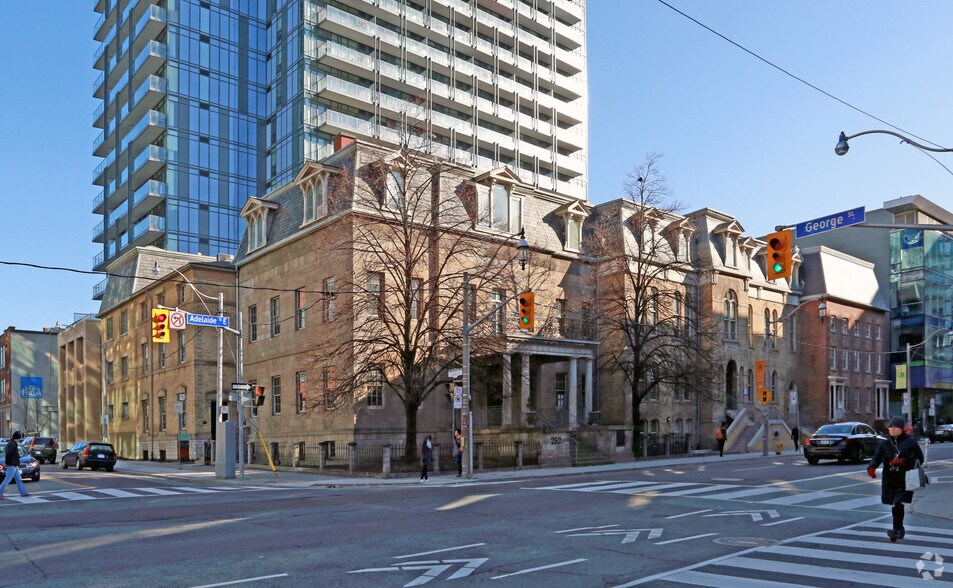 252-264 Adelaide St E, Toronto, ON à louer - Photo du bâtiment - Image 2 de 11