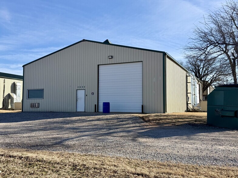 11880 S Sooner Rd, Edmond, OK à louer - Photo du bâtiment - Image 2 de 4