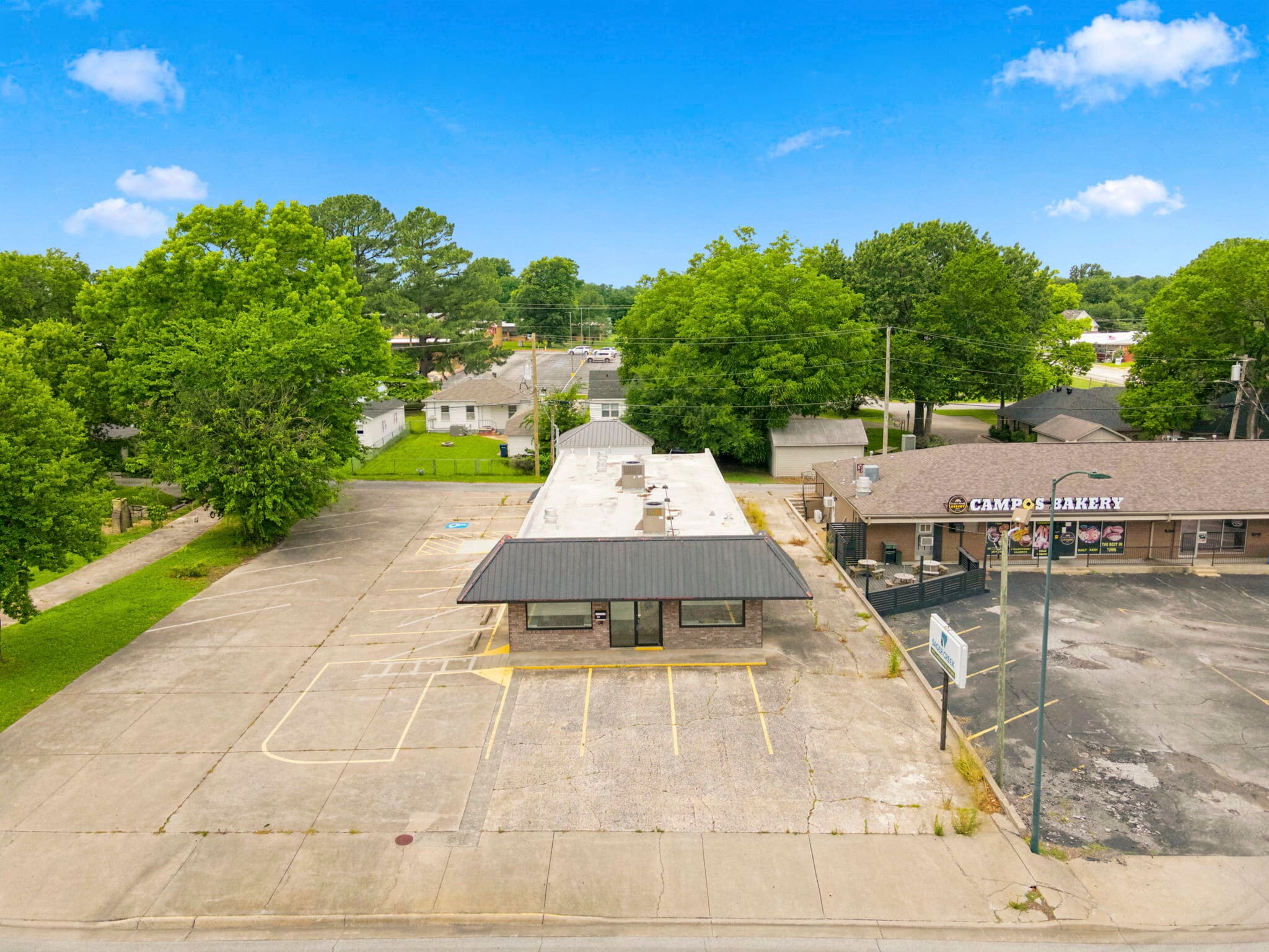 816 S Mount Olive St, Siloam Springs, AR à vendre Photo principale- Image 1 de 26