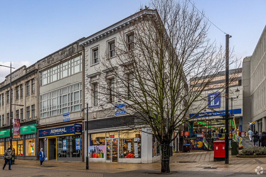 36 George St, Luton à louer - Photo principale - Image 1 de 2