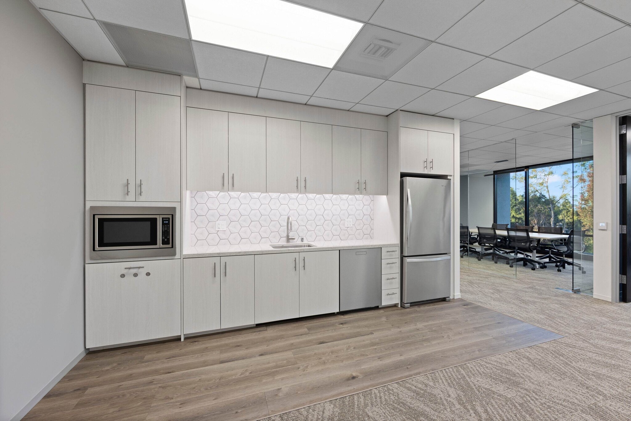 620 Newport Center Dr, Newport Beach, CA à louer Photo intérieure- Image 1 de 7