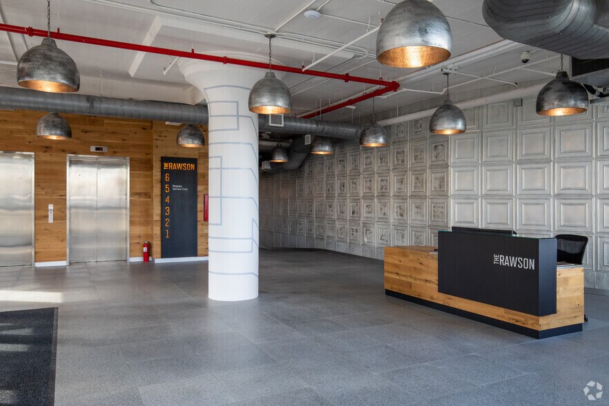 33-02 Skillman Ave, Long Island City, NY à louer - Hall d’entrée - Image 3 de 11