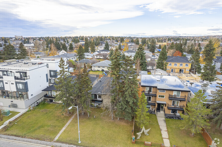 4211 Bow Trl SW, Calgary, AB for sale - Aerial - Image 3 of 5