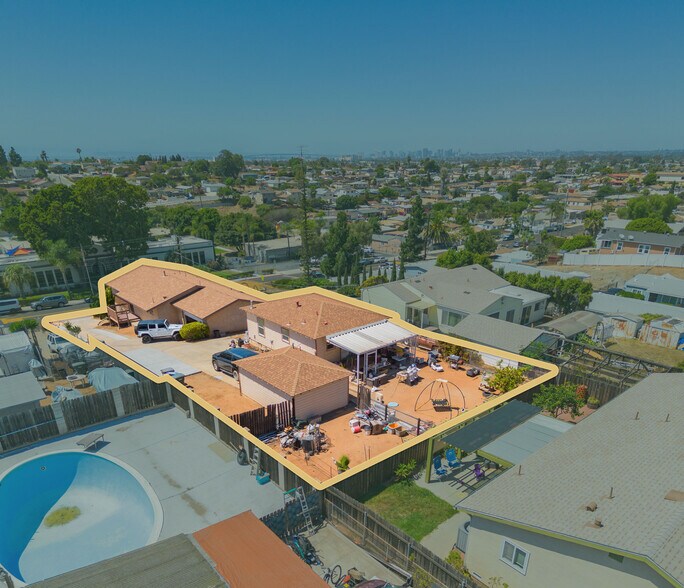 2245 S Lanoitan Ave, National City, CA à vendre - Photo du bâtiment - Image 3 de 21