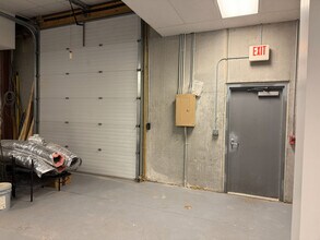 3000-3070 100th St, Urbandale, IA for lease Interior Photo- Image 2 of 5