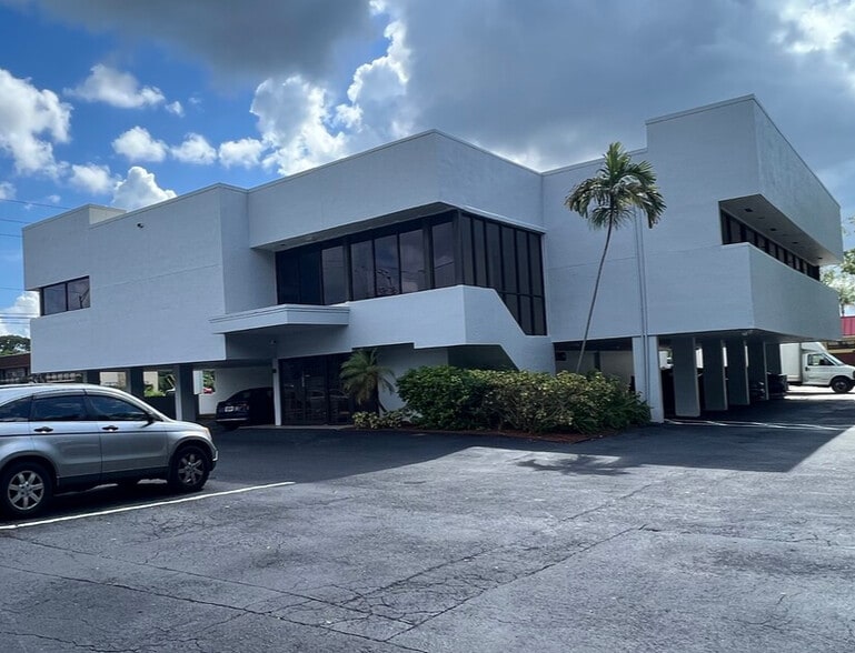 6191 W Atlantic Blvd, Margate, FL à louer - Photo du bâtiment - Image 2 de 7