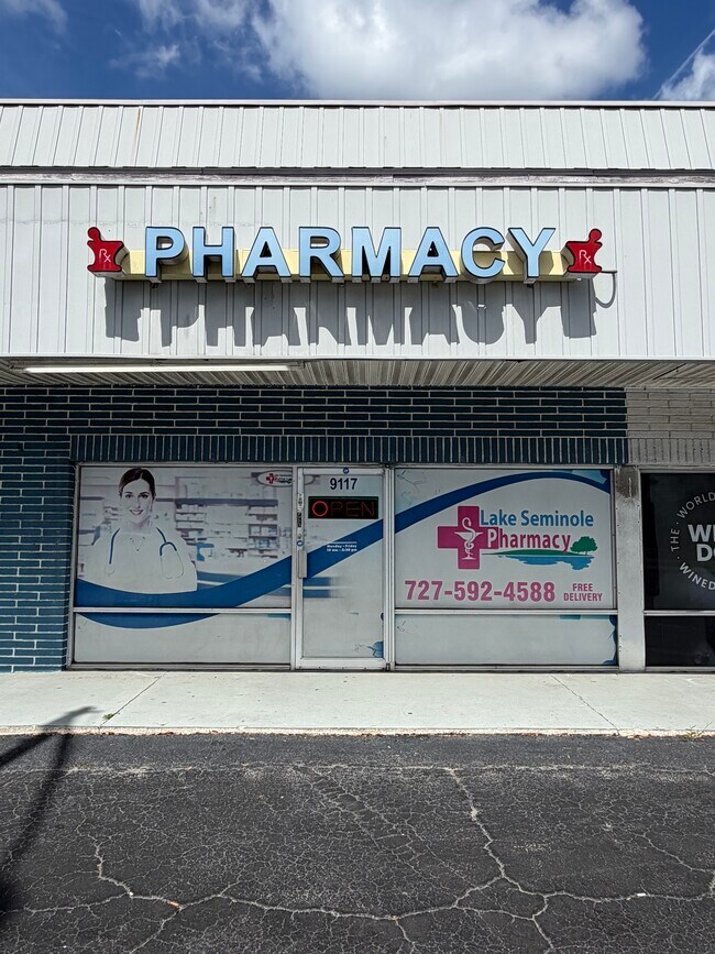 Plus de détails pour 9139 Park Blvd, Seminole, FL - Commerce de détail à louer