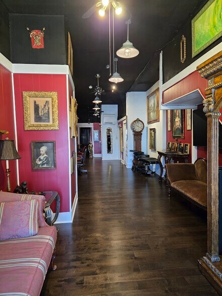 136 W Main St, Hillsboro, OH à vendre - Photo intérieure - Image 2 de 8