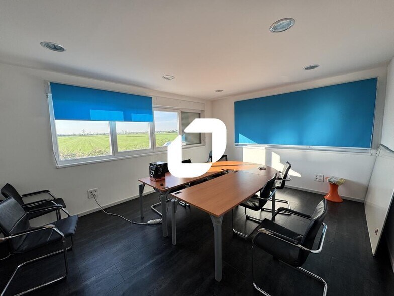 15 Rue Du Cordonnier, Entzheim for lease - Interior Photo - Image 3 of 7