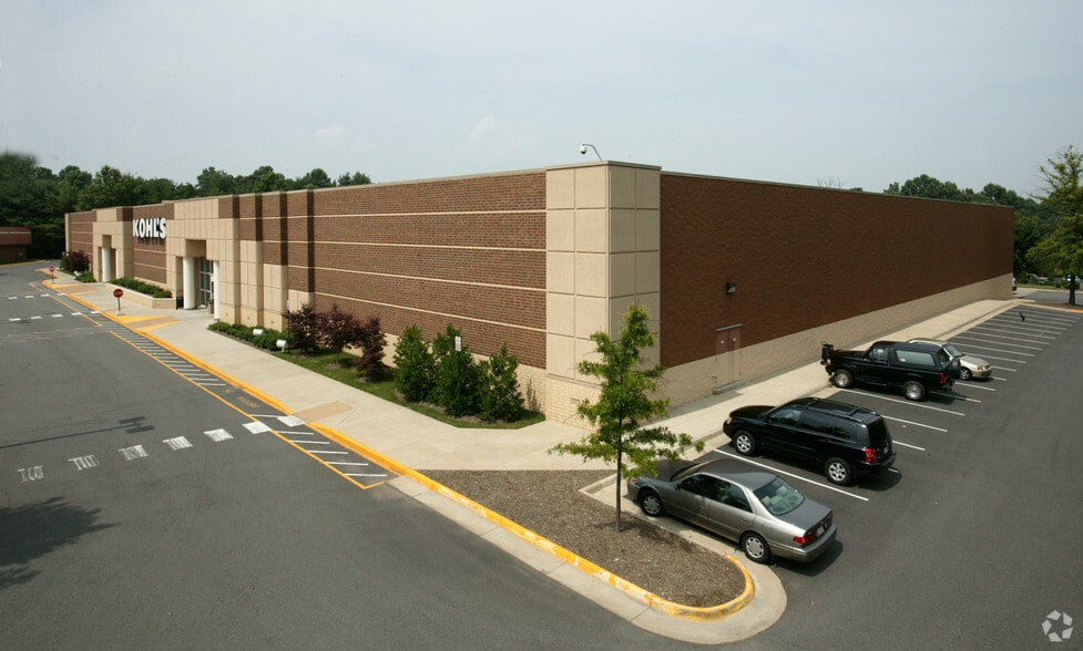 5649-5815 Burke Centre Pky, Burke, VA à louer - Photo principale - Image 1 de 2