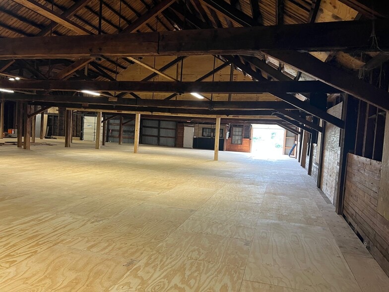 75 Cottage St, Middletown, NY for sale - Interior Photo - Image 3 of 5